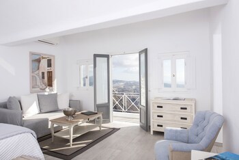 Aqua Luxury Suites