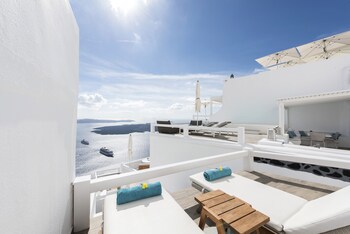 Aqua Luxury Suites