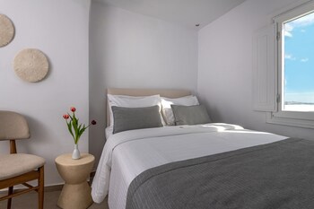 Aqua Luxury Suites