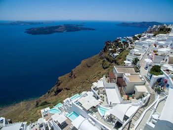 Aqua Luxury Suites