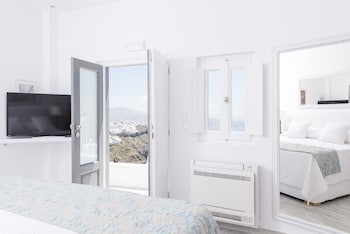 Aqua Luxury Suites