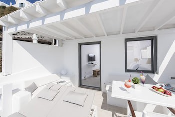 Aqua Luxury Suites