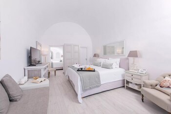 Aqua Luxury Suites