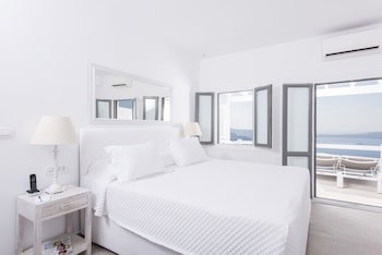 Aqua Luxury Suites