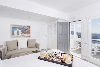 Aqua Luxury Suites