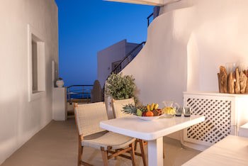 Aqua Luxury Suites