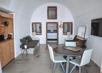 Aqua Luxury Suites