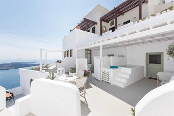 Aqua Luxury Suites