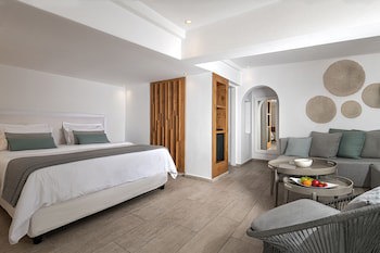 Aqua Luxury Suites