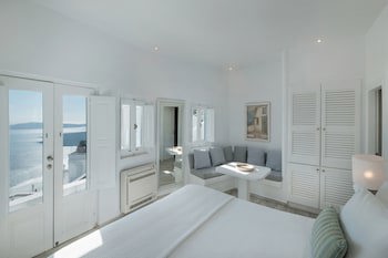 Aqua Luxury Suites