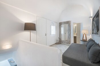 Aqua Luxury Suites
