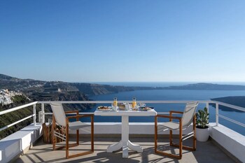 Aqua Luxury Suites