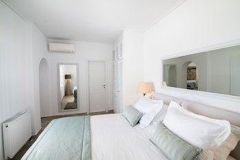 Aqua Luxury Suites
