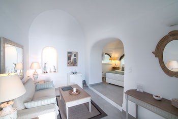 Aqua Luxury Suites