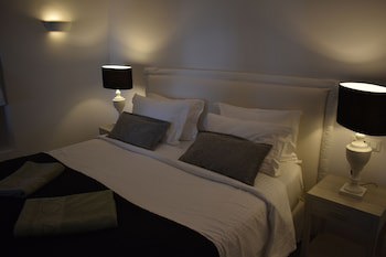 Aqua Luxury Suites