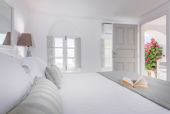 Aqua Luxury Suites