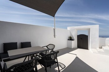 Aqua Luxury Suites