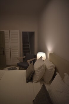 Aqua Luxury Suites