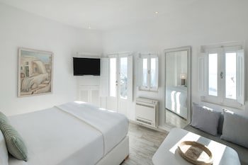 Aqua Luxury Suites