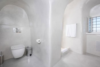 Aqua Luxury Suites