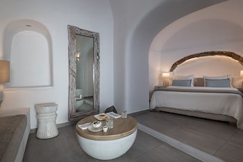 Aqua Luxury Suites