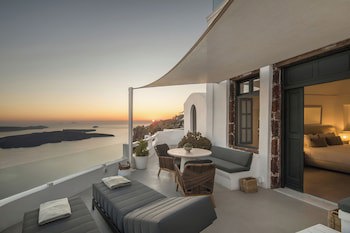 Aqua Luxury Suites