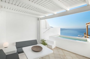 Aqua Luxury Suites