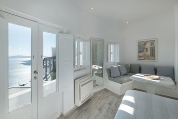 Aqua Luxury Suites