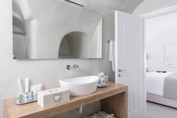Aqua Luxury Suites