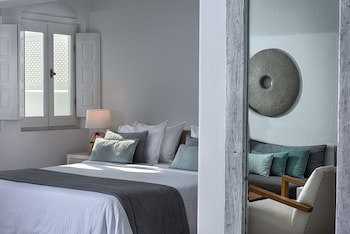 Aqua Luxury Suites