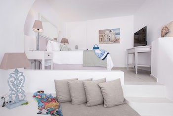 Aqua Luxury Suites