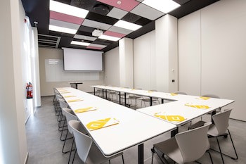 Villa Alojamiento Y Congresos - Villa Universitaria