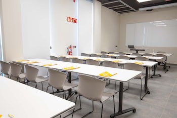 Villa Alojamiento Y Congresos - Villa Universitaria