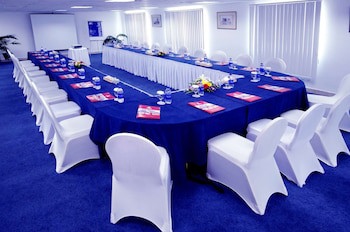 Al Bustan Residence Hotel Apartments