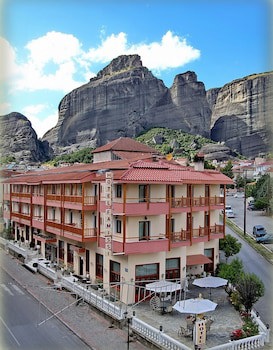 Famissi Hotel