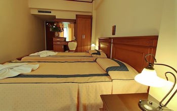 Famissi Hotel
