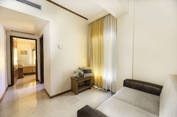 Famissi Hotel