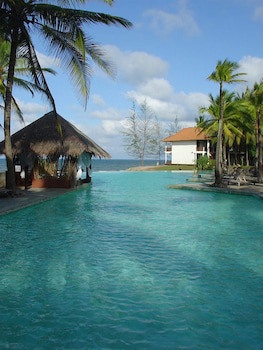 Sutra Beach Resort