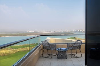 Yas Plaza Mangroves by IHG galeri fotoğrafı