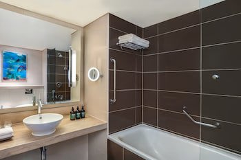 Yas Plaza Mangroves by IHG galeri fotoğrafı