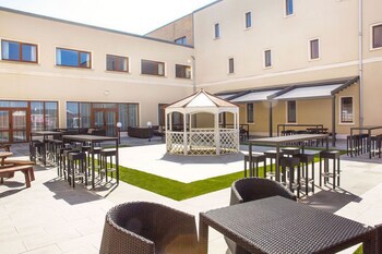 Diamond Coast Hotel