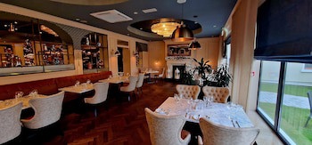 Diamond Coast Hotel