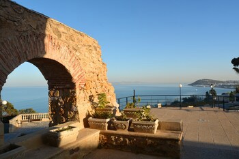 Golden Carthage Residence