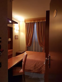 Hotel Dina fotoğrafı