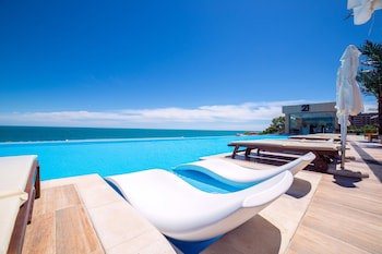 International Hotel Casino & Tower Suites