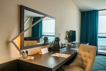 International Hotel Casino & Tower Suites