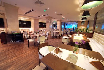International Hotel Casino & Tower Suites