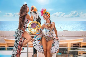 International Hotel Casino & Tower Suites