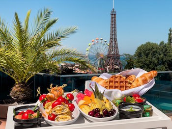 International Hotel Casino & Tower Suites