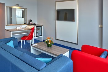 International Hotel Casino & Tower Suites